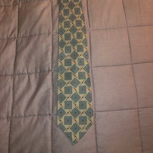 Giorgio Armani men’s 100% silk tie